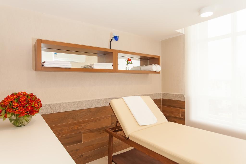 Ramada Hotel & Suites Campos Pelinca Campos dos Goytacazes Eksteriør billede